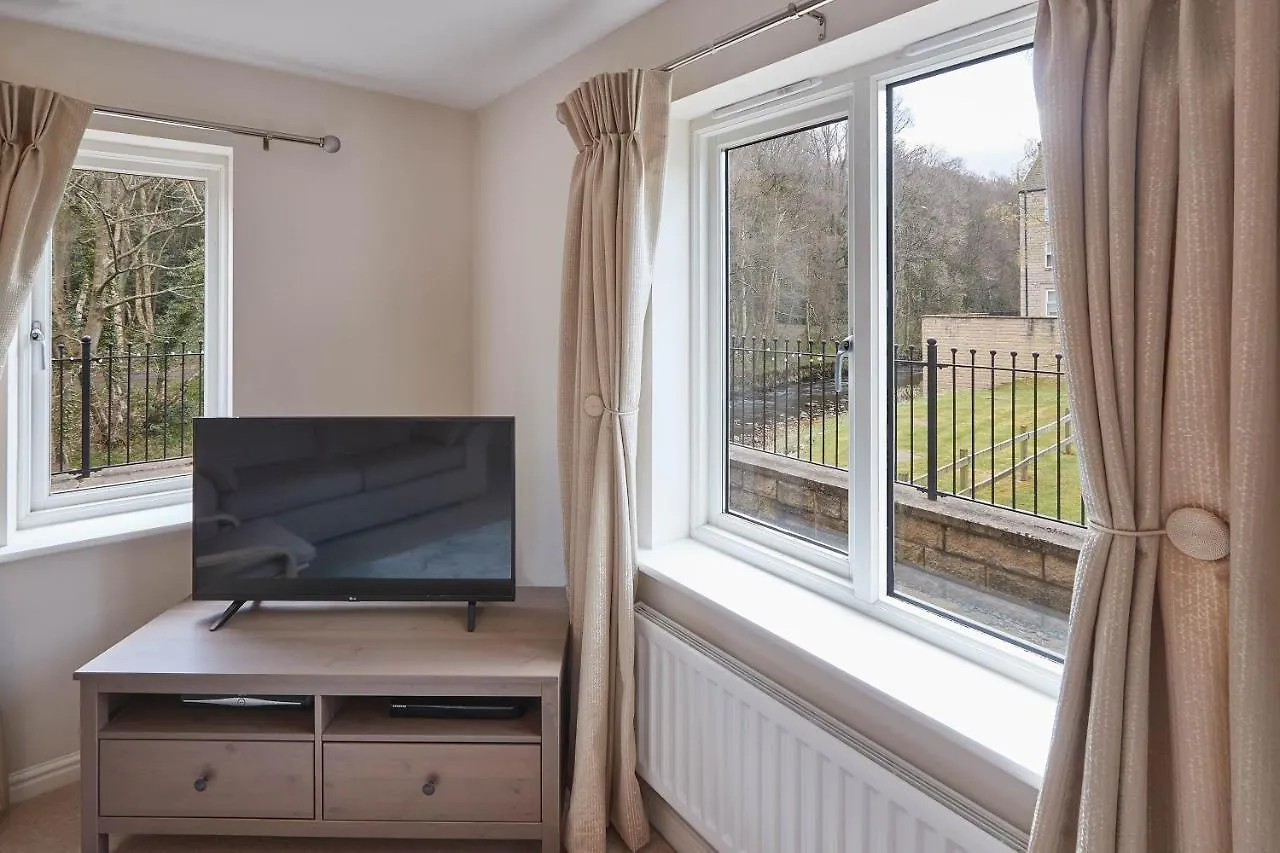 Host & Stay - 57 Woodland View هولمفيرث 0*,